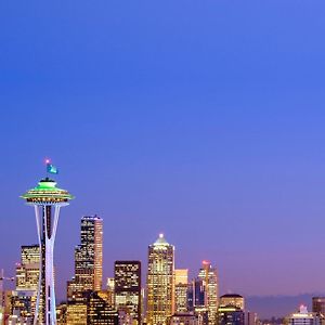 Astra Hotel, Seattle, A Tribute Portfolio Hotel By Marriott - No Resort Fees